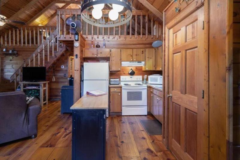 Вилла Mountain Time Cabin, Hot Tub, Fire Pit, Fireplace Блу-Ридж Экстерьер фото