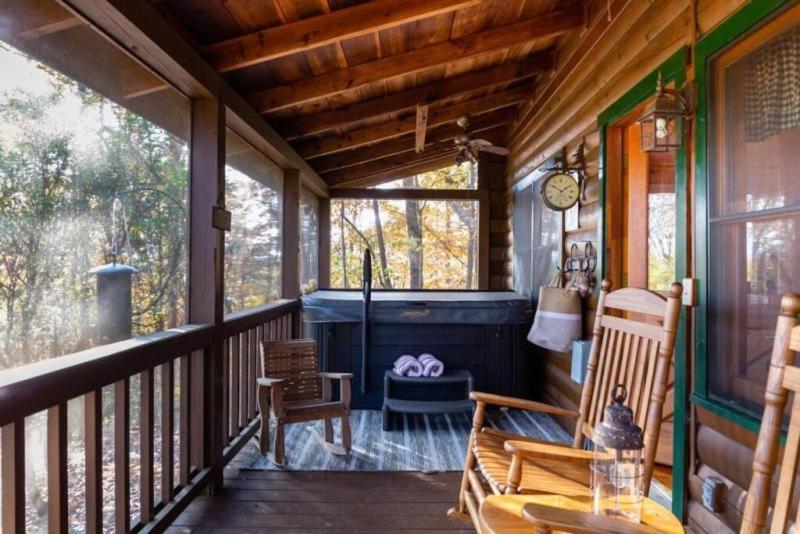 Вилла Mountain Time Cabin, Hot Tub, Fire Pit, Fireplace Блу-Ридж Экстерьер фото